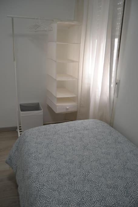 Cozy And Well Connected Apartment Seville Exterior photo
